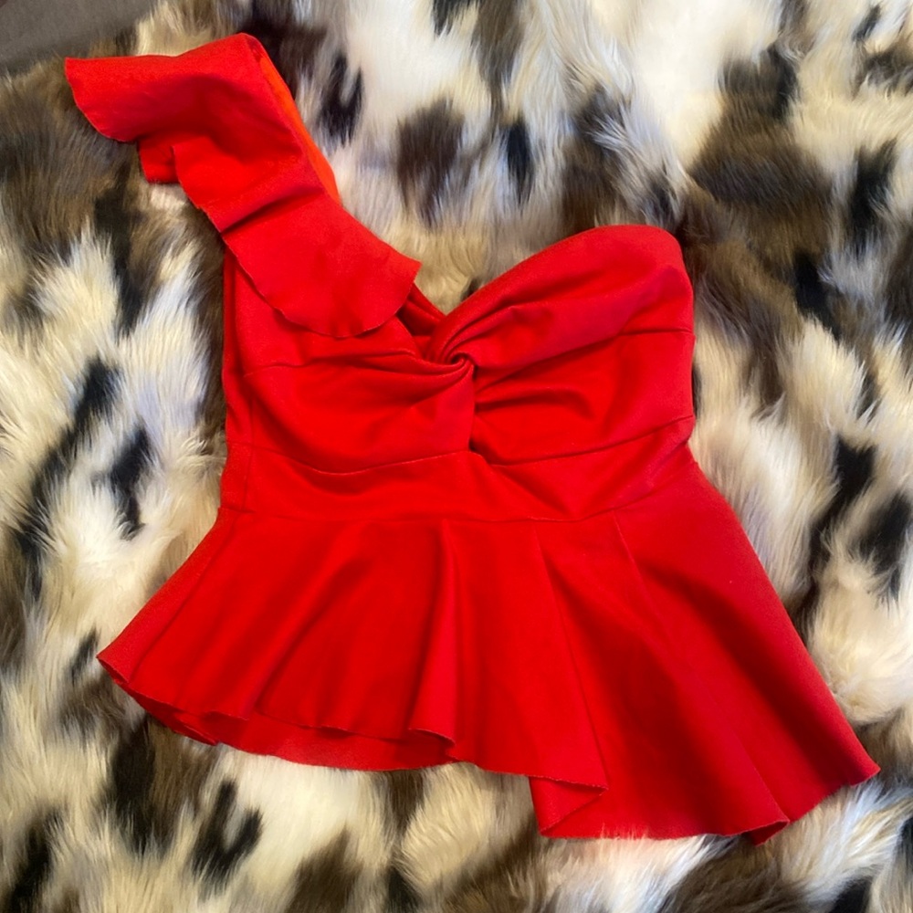 Asymmetrical one shoulder top